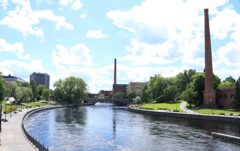 Kuvistuskuva: Tampereen keskusta, Tammerkoski aurinkoisena kesäpäivänä.